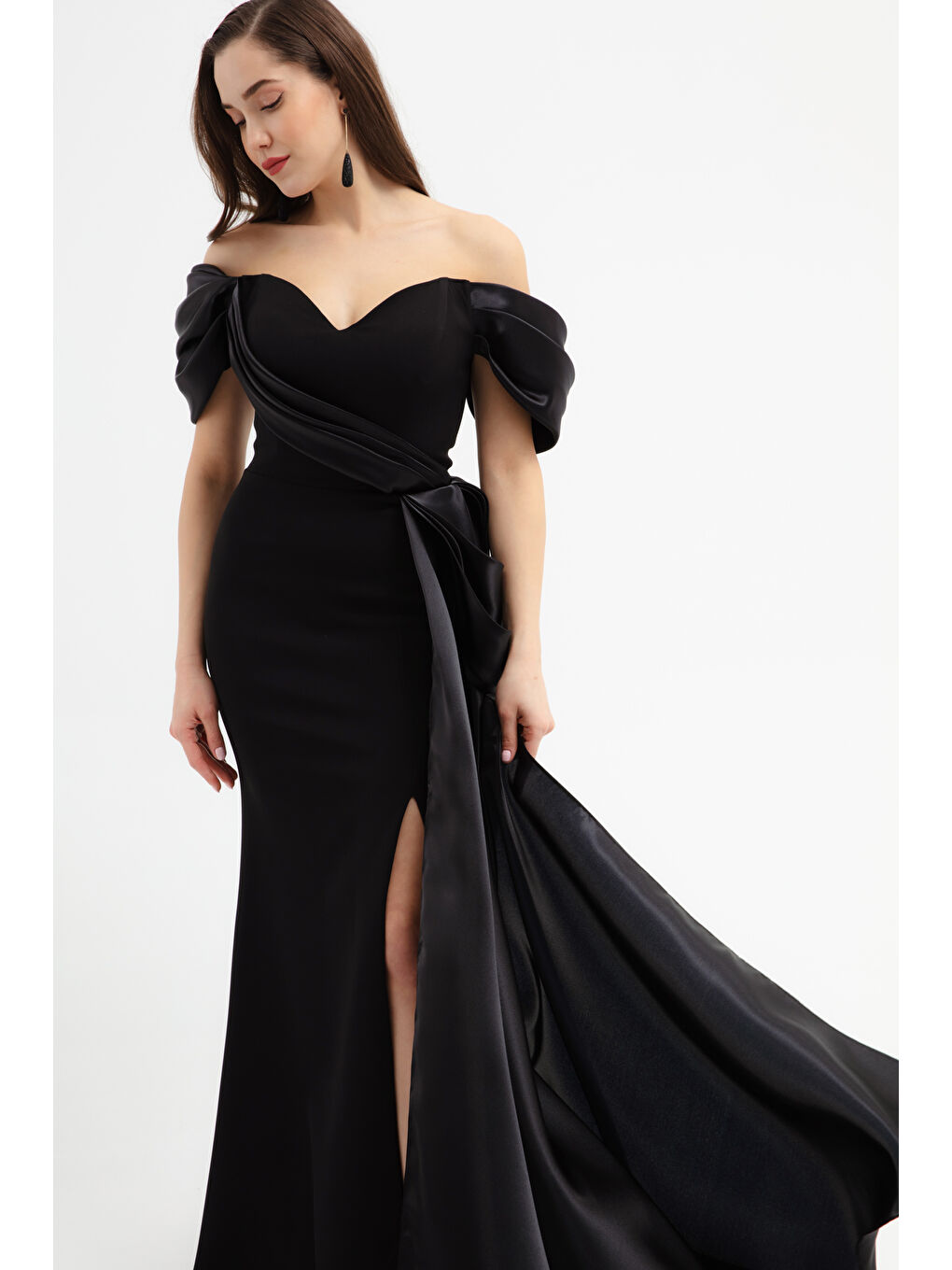 Kadın Siyah Kayık Yaka Kuyruklu Uzun Abiye Elbise-2