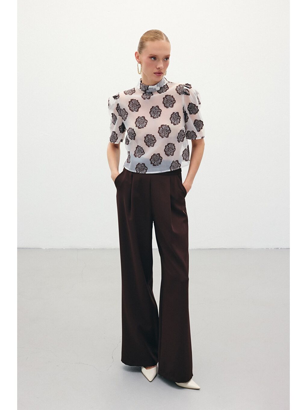 Kahverengi Organze Kısa Kol Bluz - Kahve-1