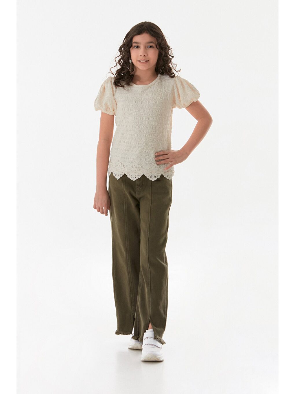 Ekru Beli Güpürlü Balon Kol Kız Çocuk Bluz-1