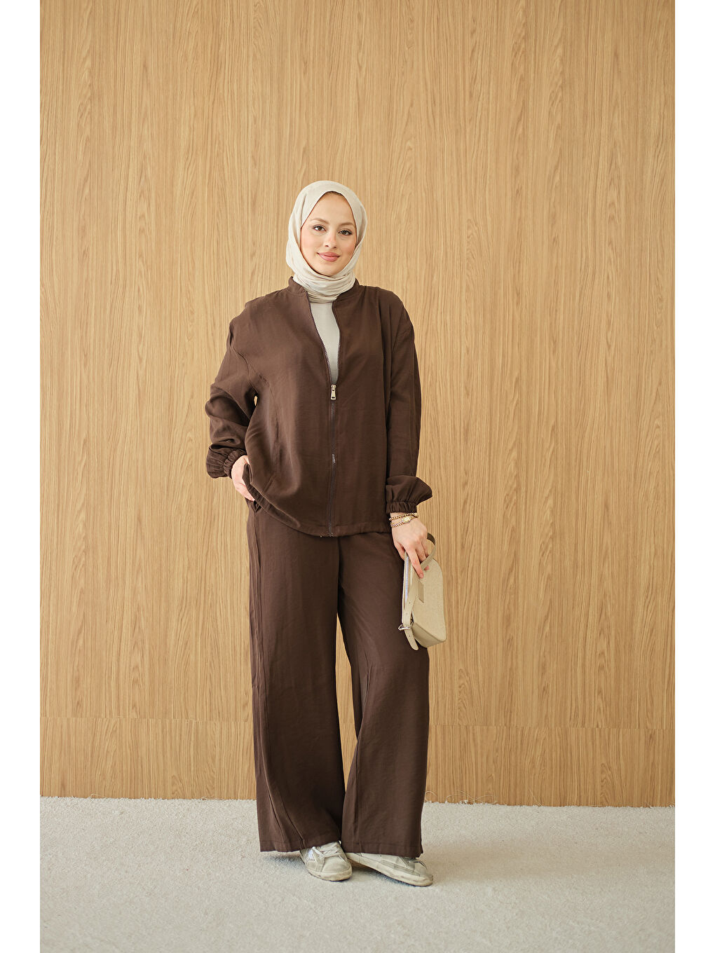 Kadın Yanları Dikiş Detay Fermuarlı Takım Kahverengi-4