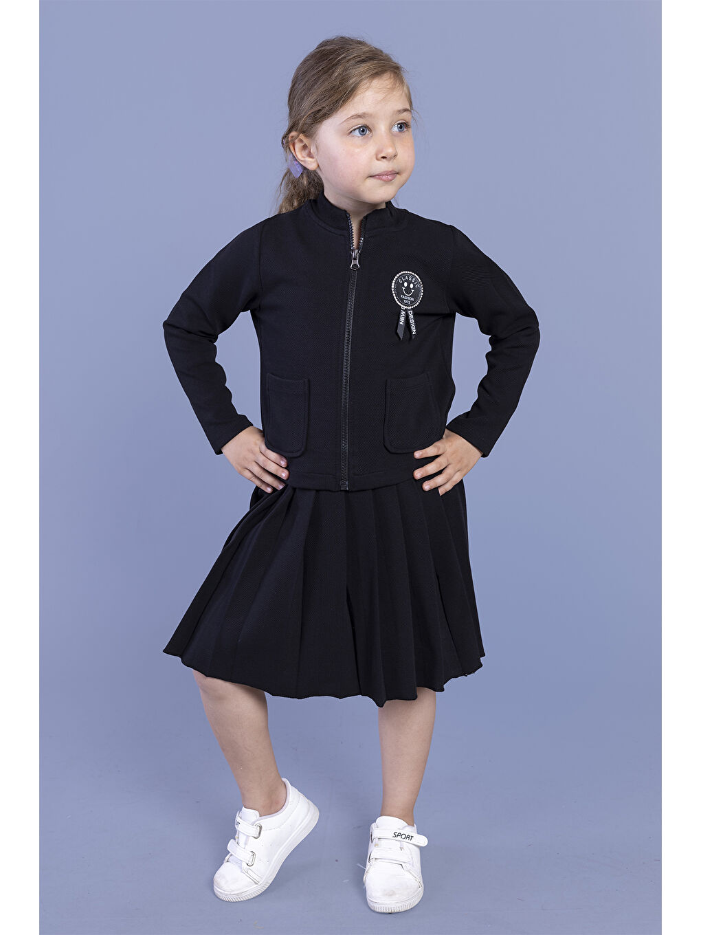 Siyah Kız Çocuk Arma Detaylı Etekli Takım