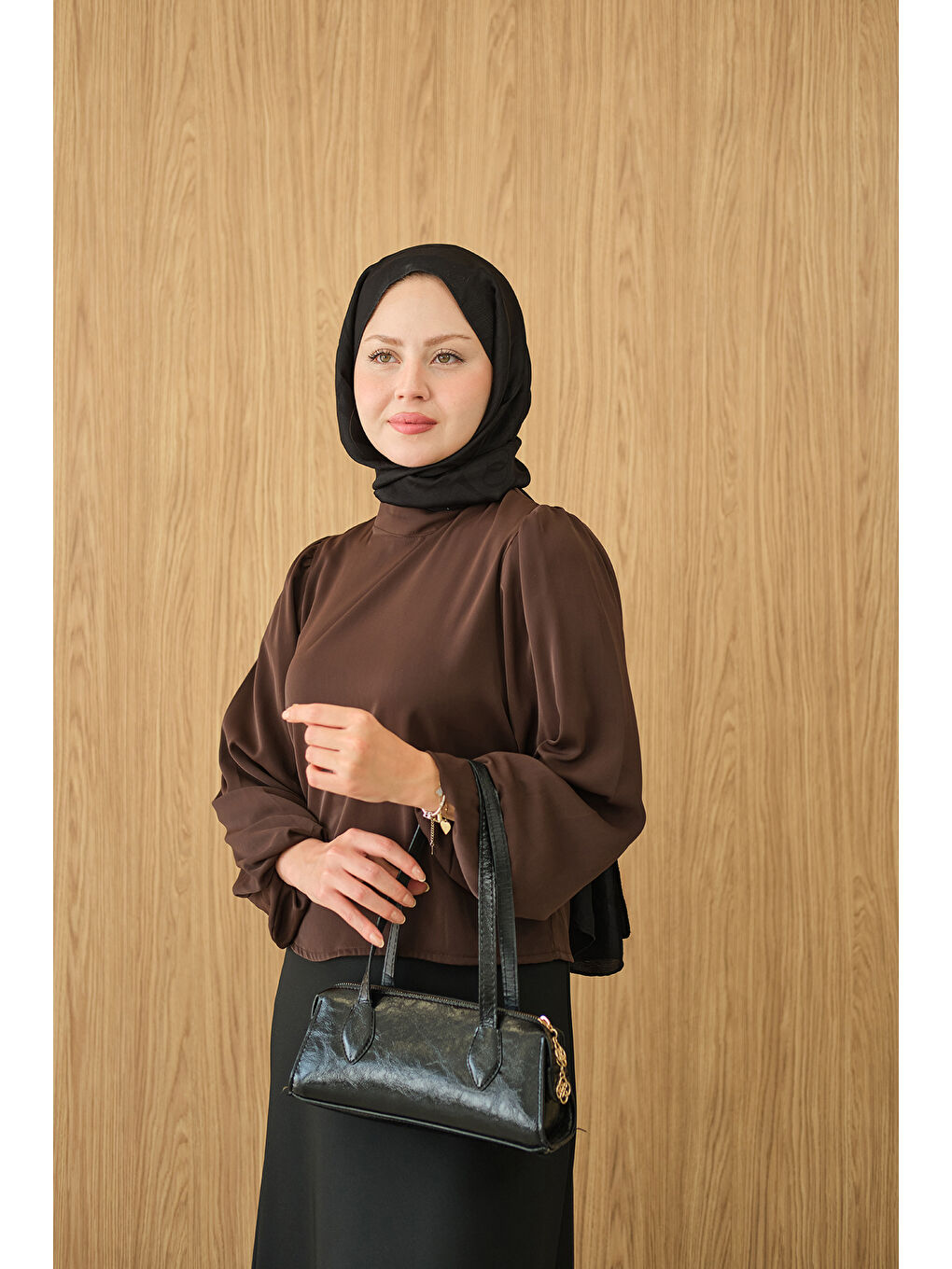 Kadın Dik Yakalı Ve Balon Kol Bluz Kahverengi-1