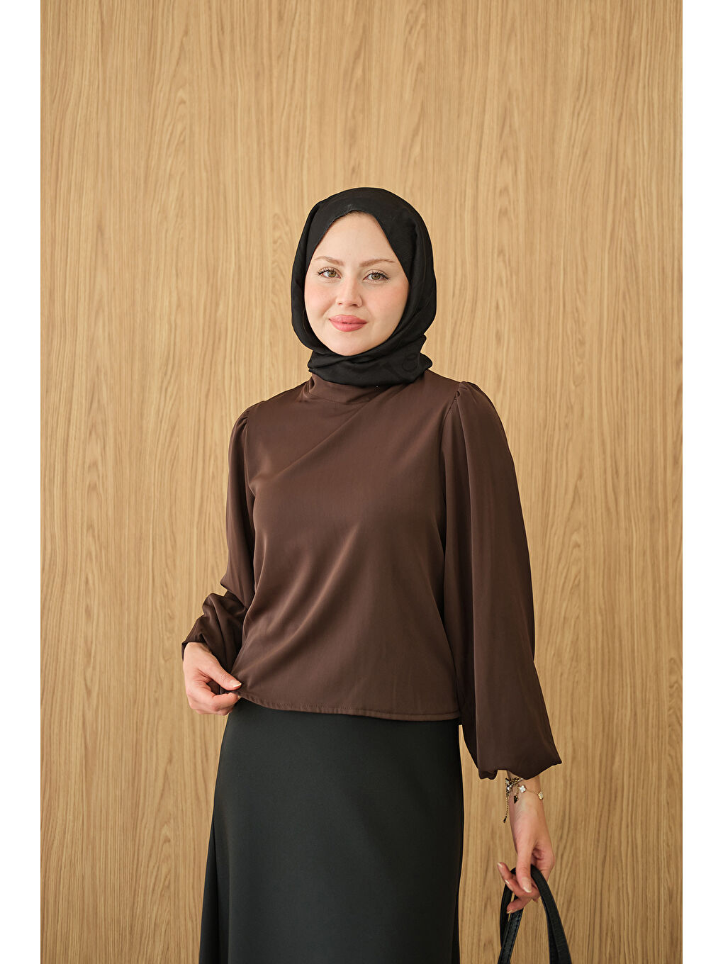 Kadın Dik Yakalı Ve Balon Kol Bluz Kahverengi-3