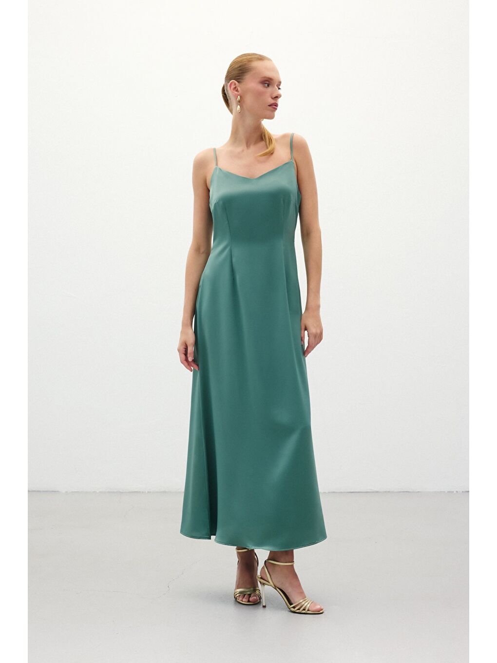 Yeşil Askılı Uzun Saten Elbise - Mint