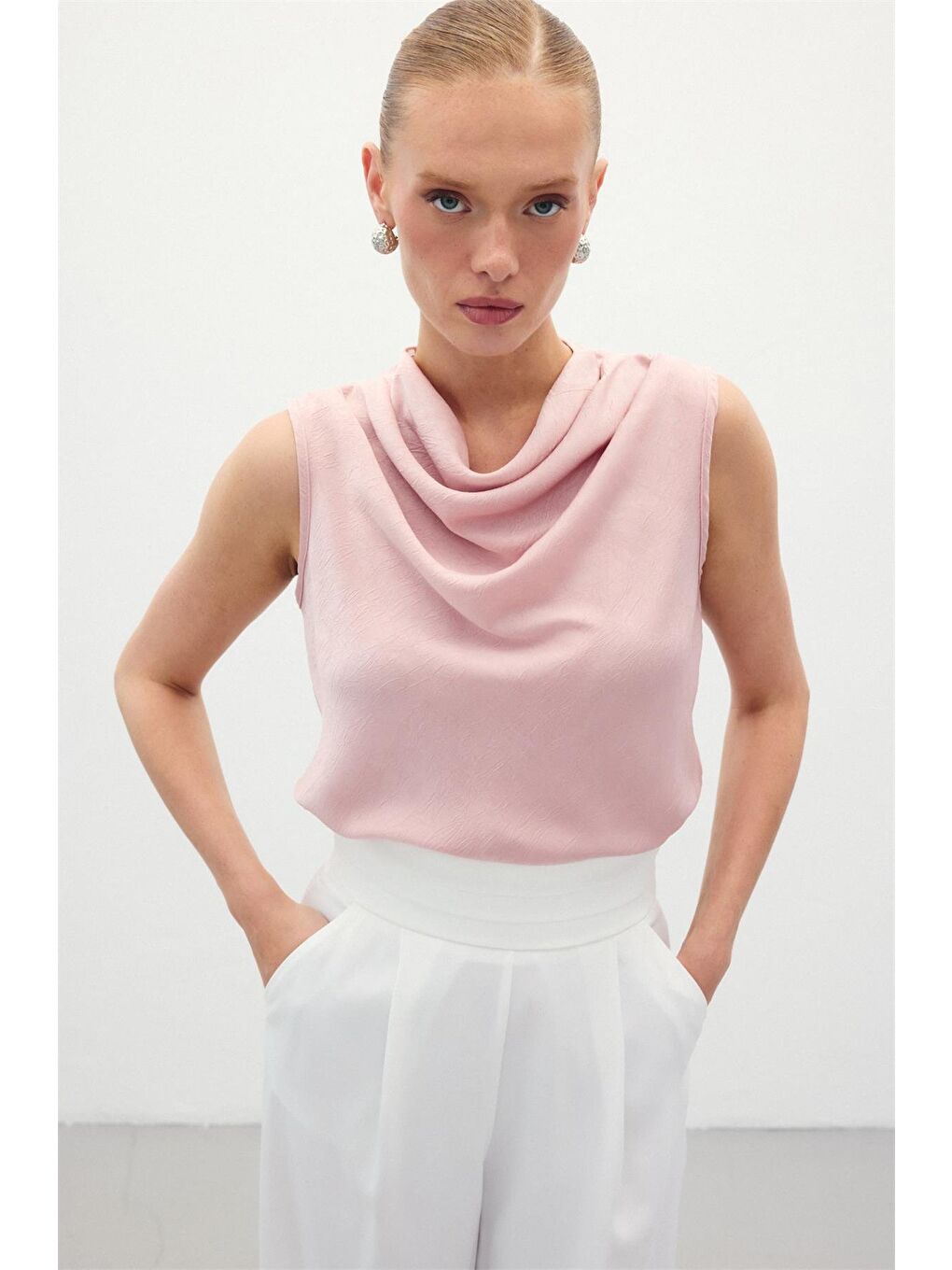 Pembe Degaje Yaka Saten Bluz - Pudra-5