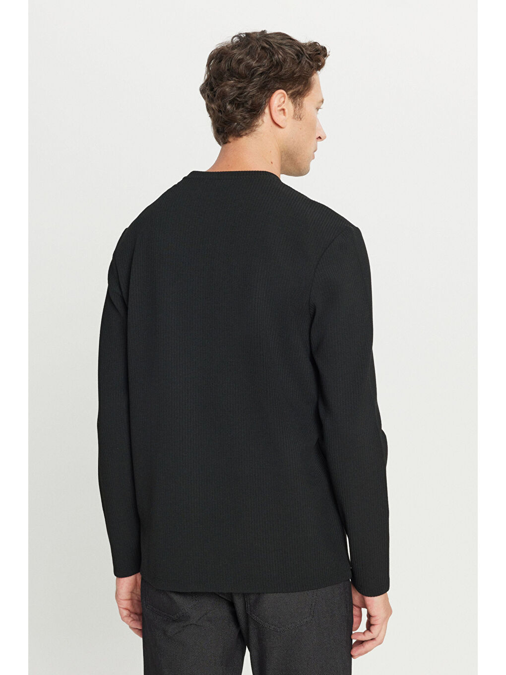 Erkek Siyah Slim Fit Dar Kesim Bisiklet Yaka Jakarlı Uzun Kollu Tişört-4