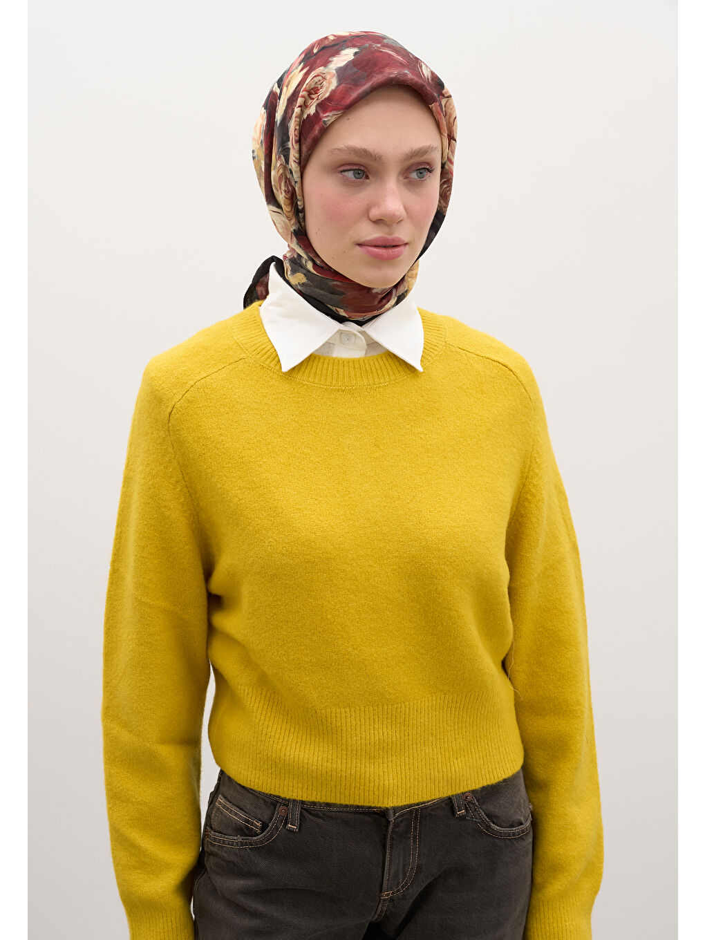 Rose Breeze Desen Pamuklu Viskon Eşarp Siyah