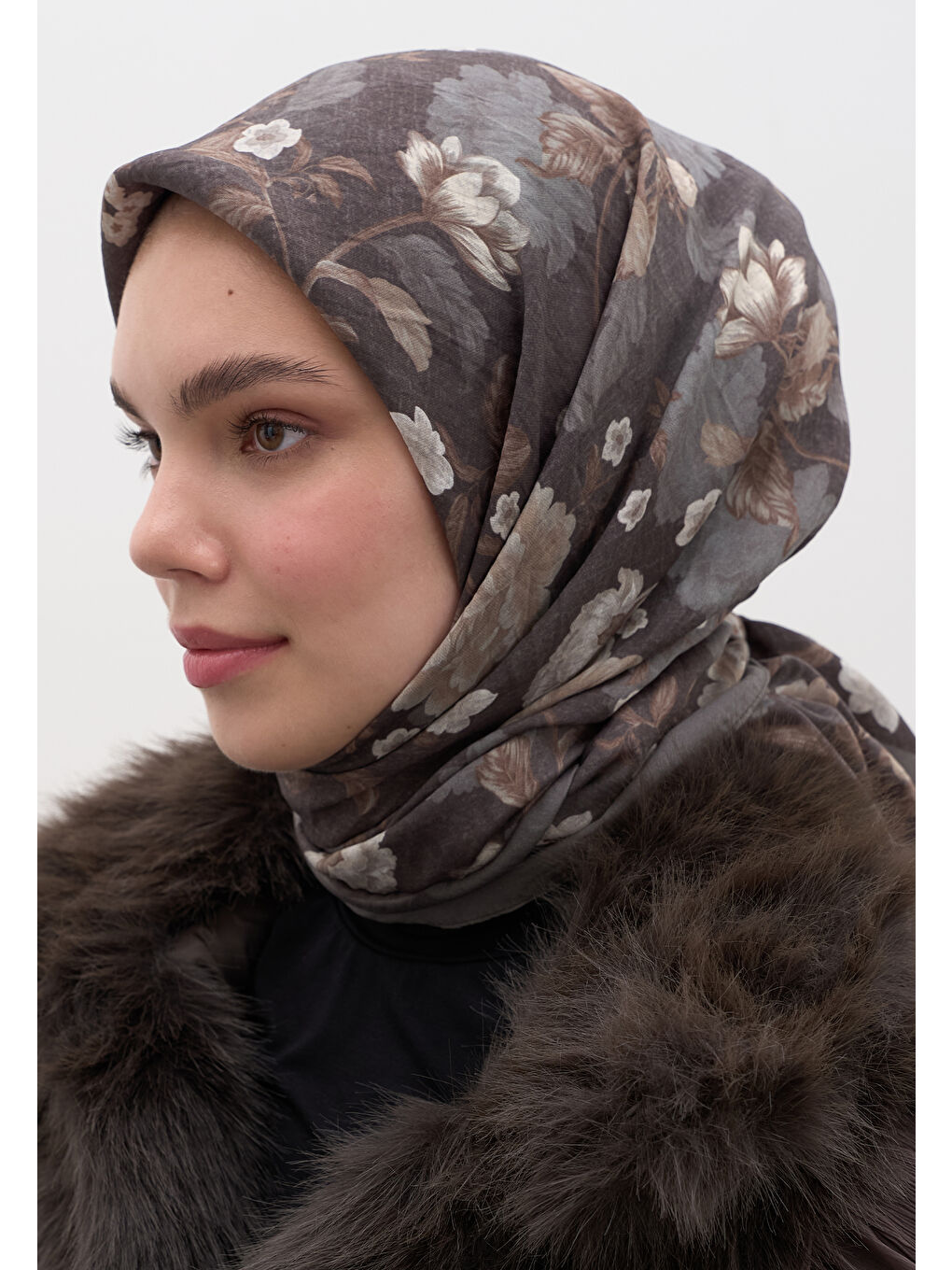 Gri Reverıe Desen Pamuklu Viskon Eşarp Füme-3