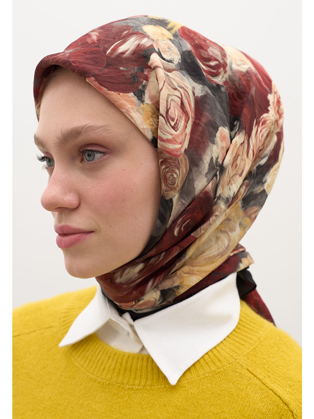 Rose Breeze Desen Pamuklu Viskon Eşarp Siyah-1