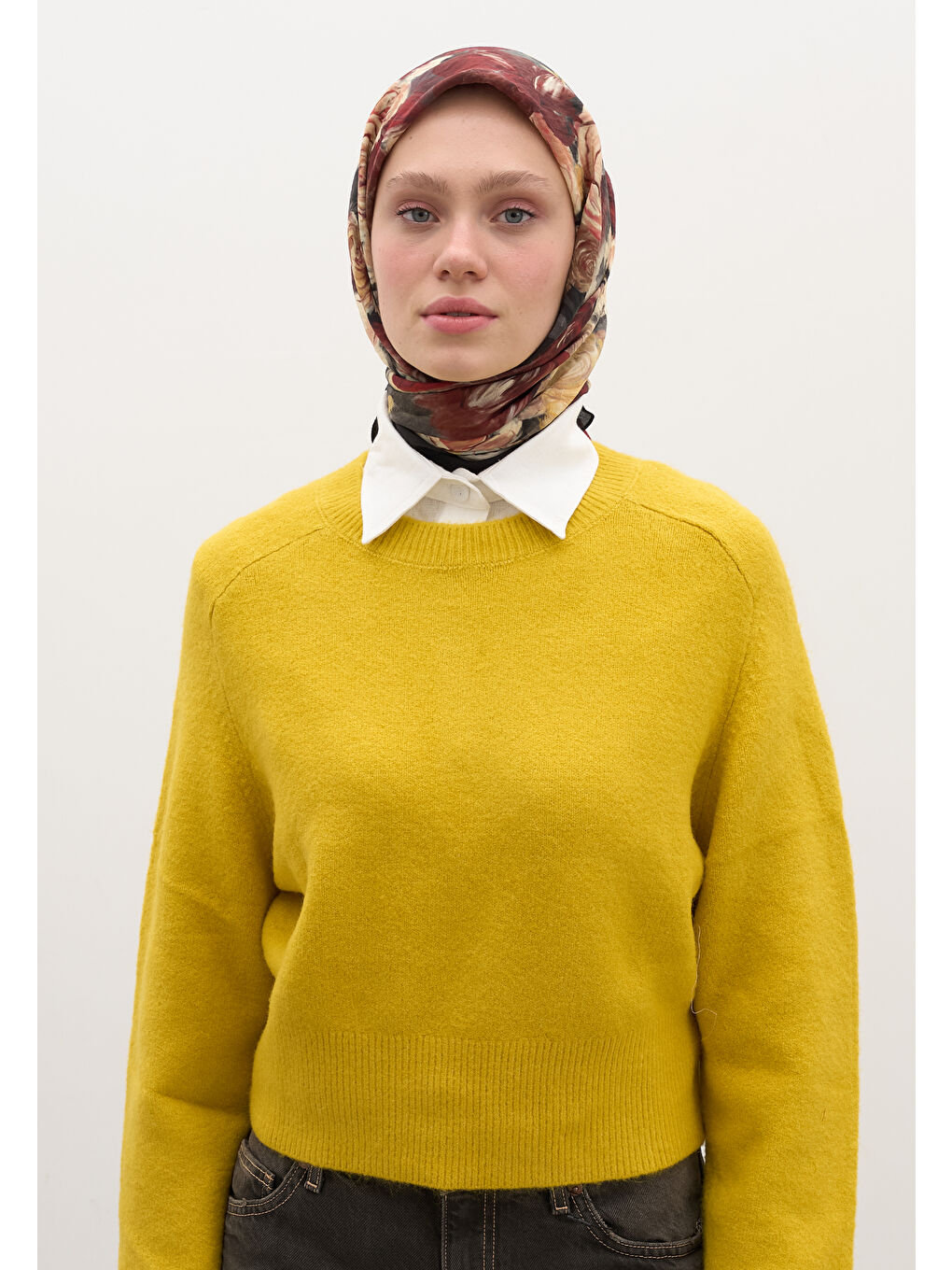 Rose Breeze Desen Pamuklu Viskon Eşarp Siyah-2