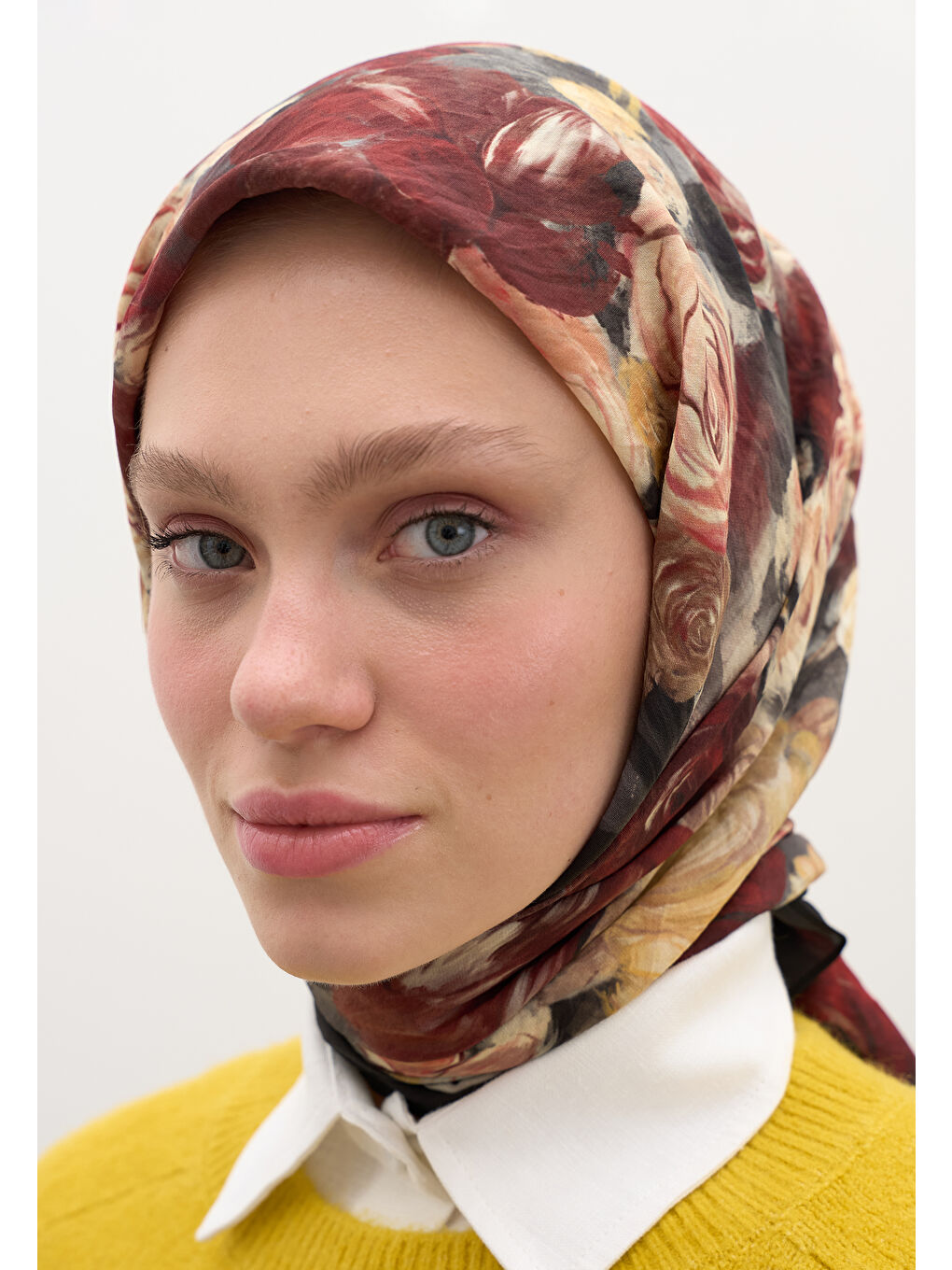 Rose Breeze Desen Pamuklu Viskon Eşarp Siyah-3