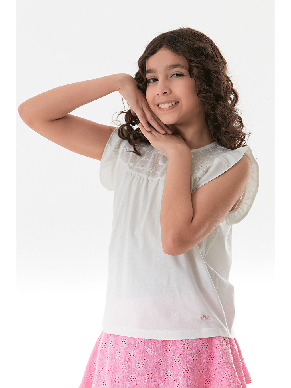 Ekru Kolu Fırfırlı Çiçek Nakışlı Kız Çocuk Bluz