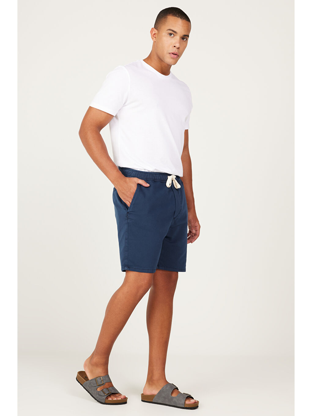 Erkek Lacivert Slim Fit Dar Kesim Yan Cepli Pamuklu Esnek Şort-2