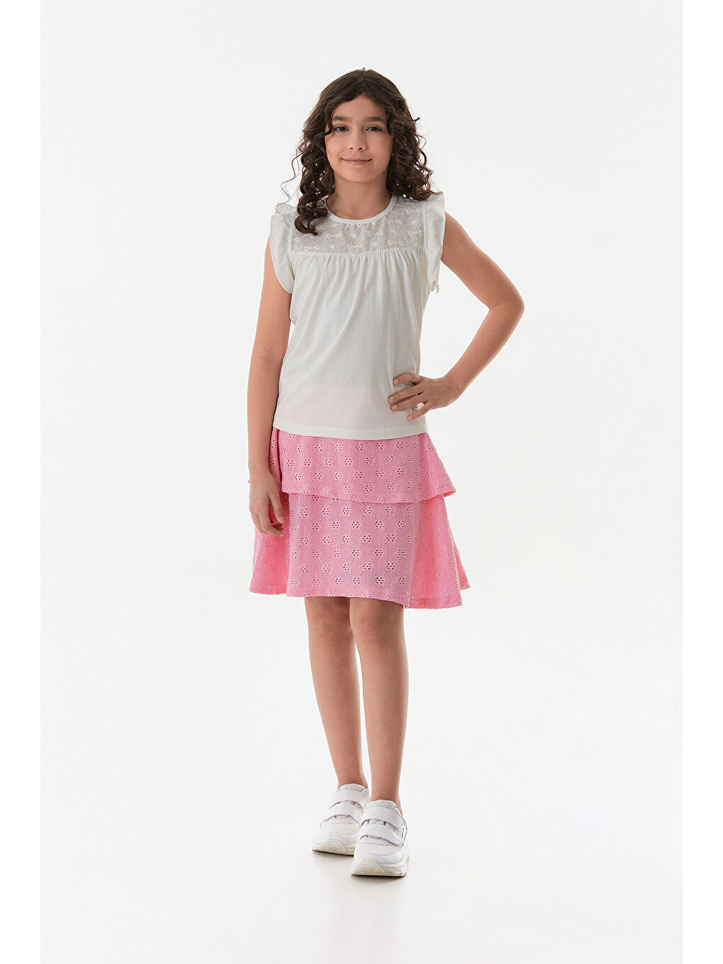 Ekru Kolu Fırfırlı Çiçek Nakışlı Kız Çocuk Bluz-2