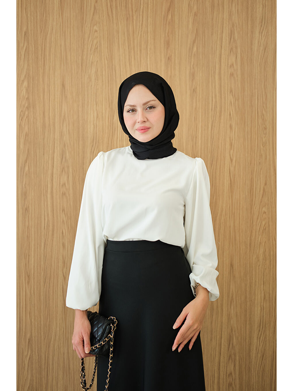 Kadın Dik Yakalı Ve Balon Kol Bluz Beyaz