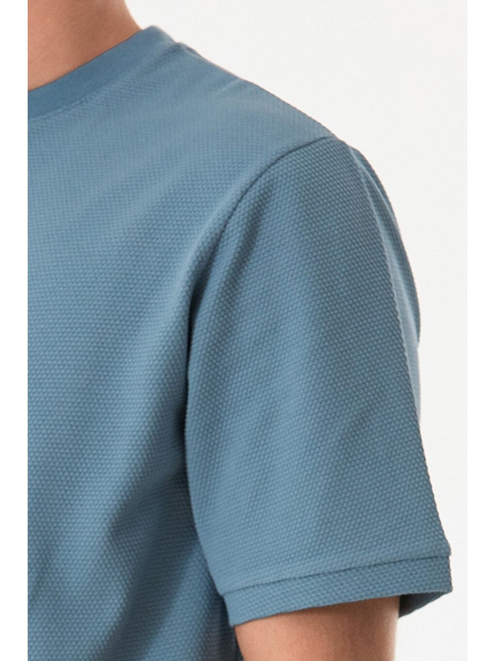 Mavi Petek Kumaş Bisiklet Yaka Tişört-4