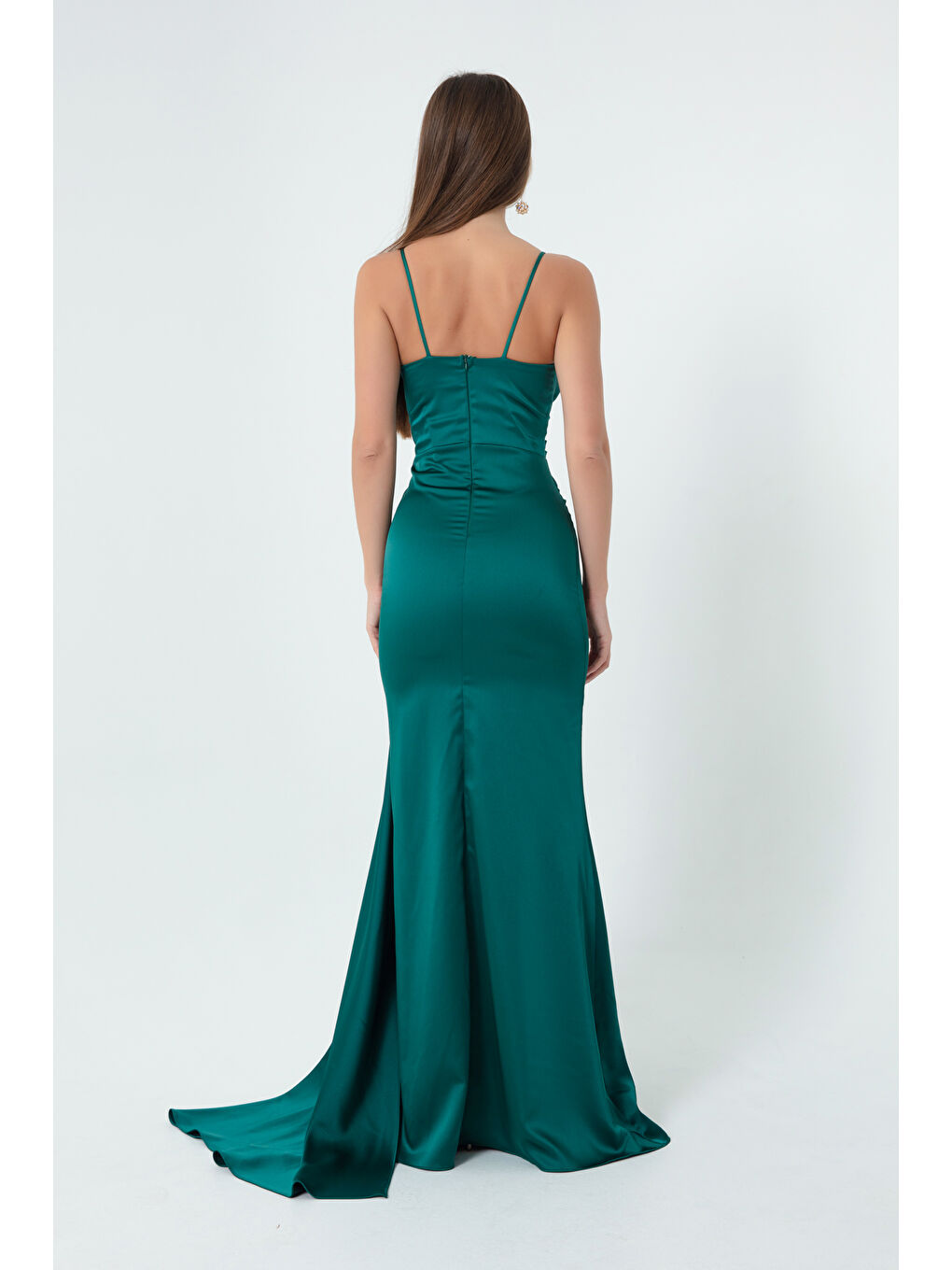Kadın Zümrüt Yeşili Askılı Uzun Saten Abiye Elbise & Mezuniyet Elbisesi-4