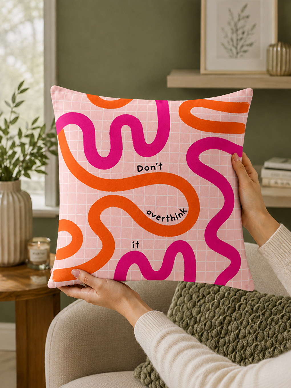 Pembe Turuncu Soyut Çizgili Yazılı Dekoratif Kırlent Kılıfı 43x43 Cm Modern Dekor