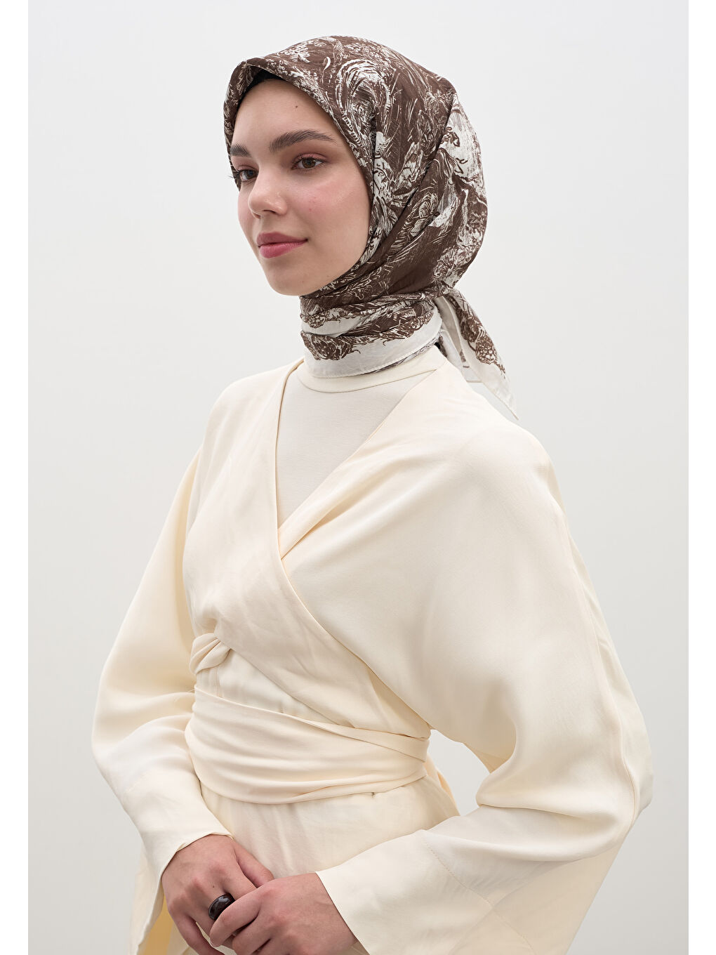 Kahverengi Secret Elegance Desen Pamuklu Viskon Eşarp Acı Kahve-3