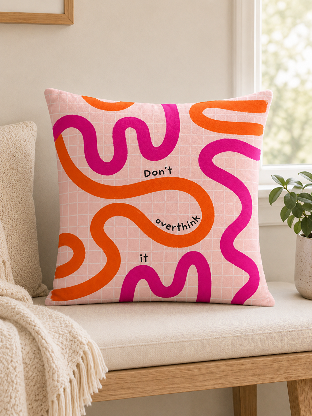 Pembe Turuncu Soyut Çizgili Yazılı Dekoratif Kırlent Kılıfı 43x43 Cm Modern Dekor-2