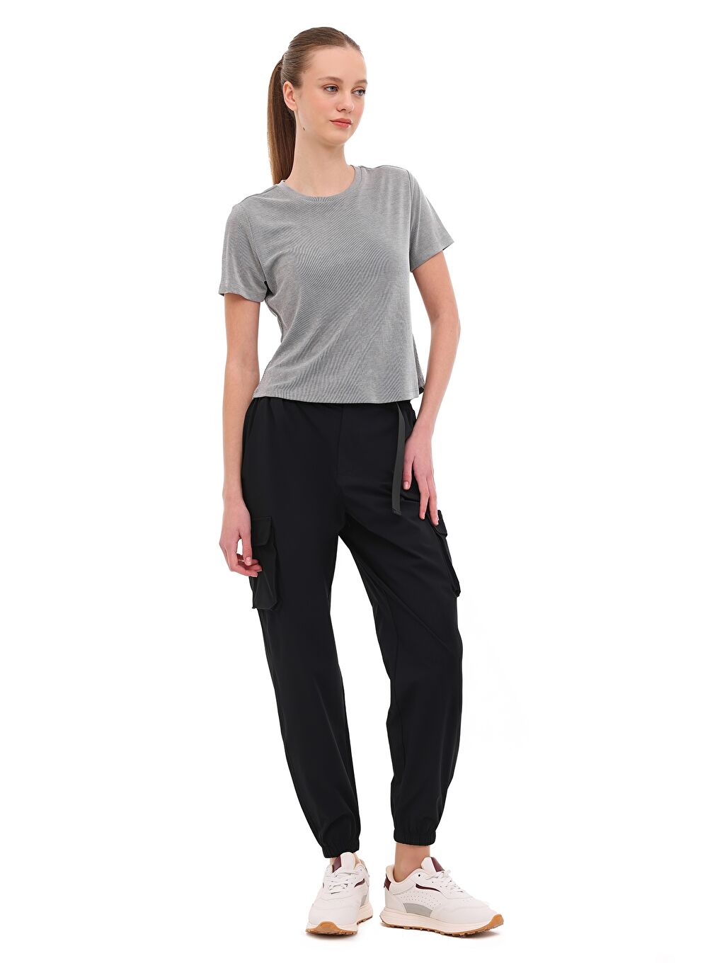 WL IREN 22OUT25480 6FX Siyah Kadın Eşofman Altı-2