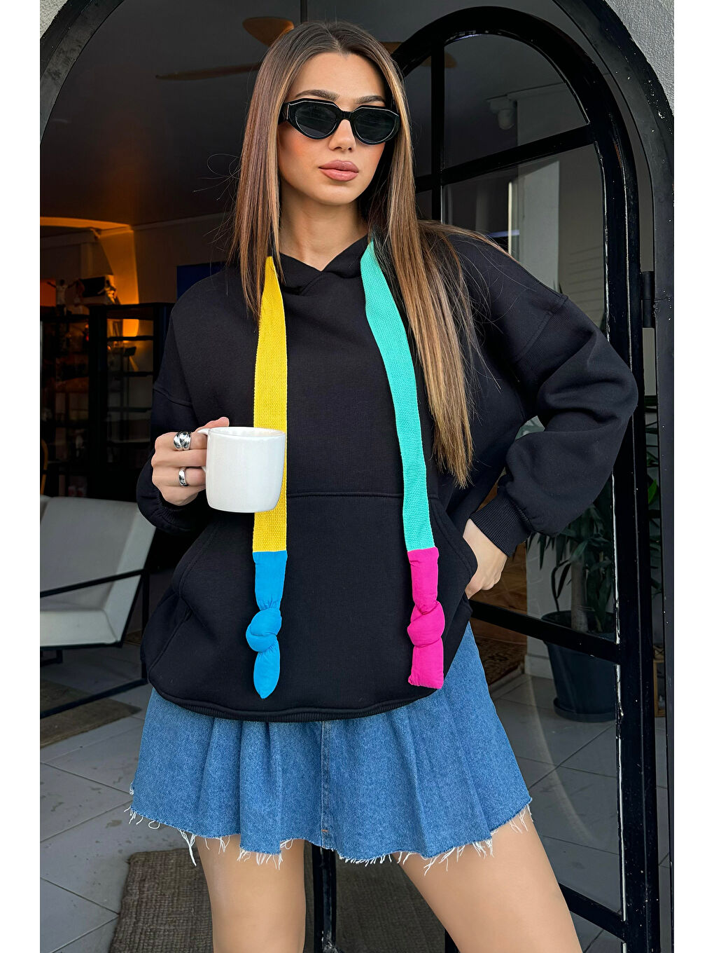 Siyah Kadın Kapüşonlu Renkli Şeritli Şardonlu Sweatshirt