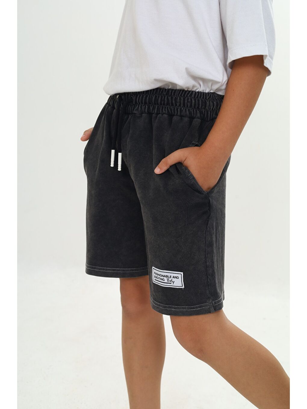 Antrasit Erkek Çocuk Yıkamalı Tişört-2