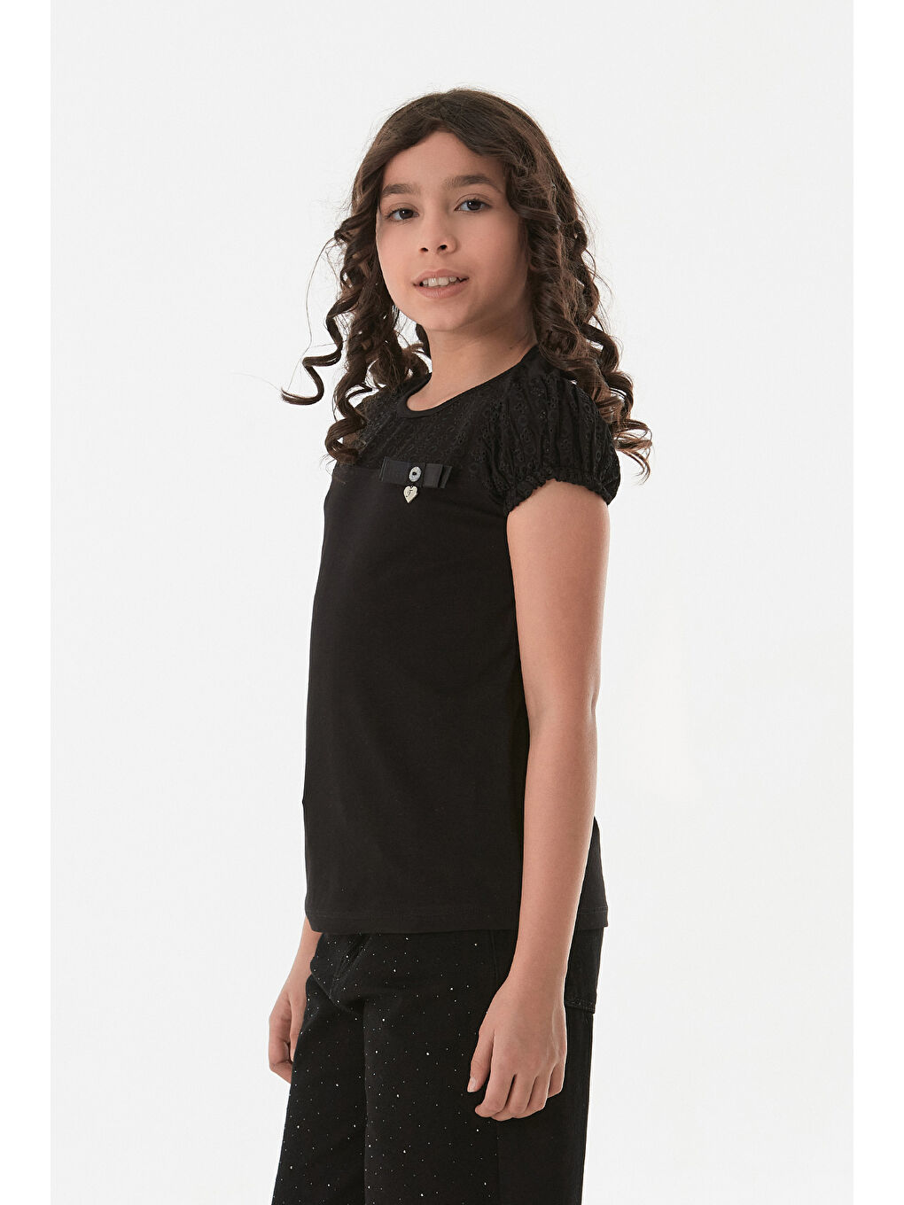 Siyah Nakışlı F Harf Armalı Kız Çocuk Bluz-3