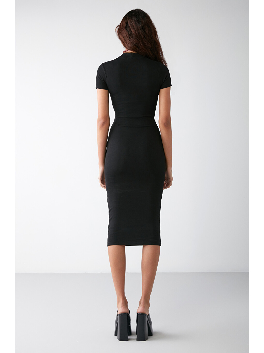 Layana Kadın Kapüşonlu Slim Fit Uzun Kollu Siyah Elbise-4