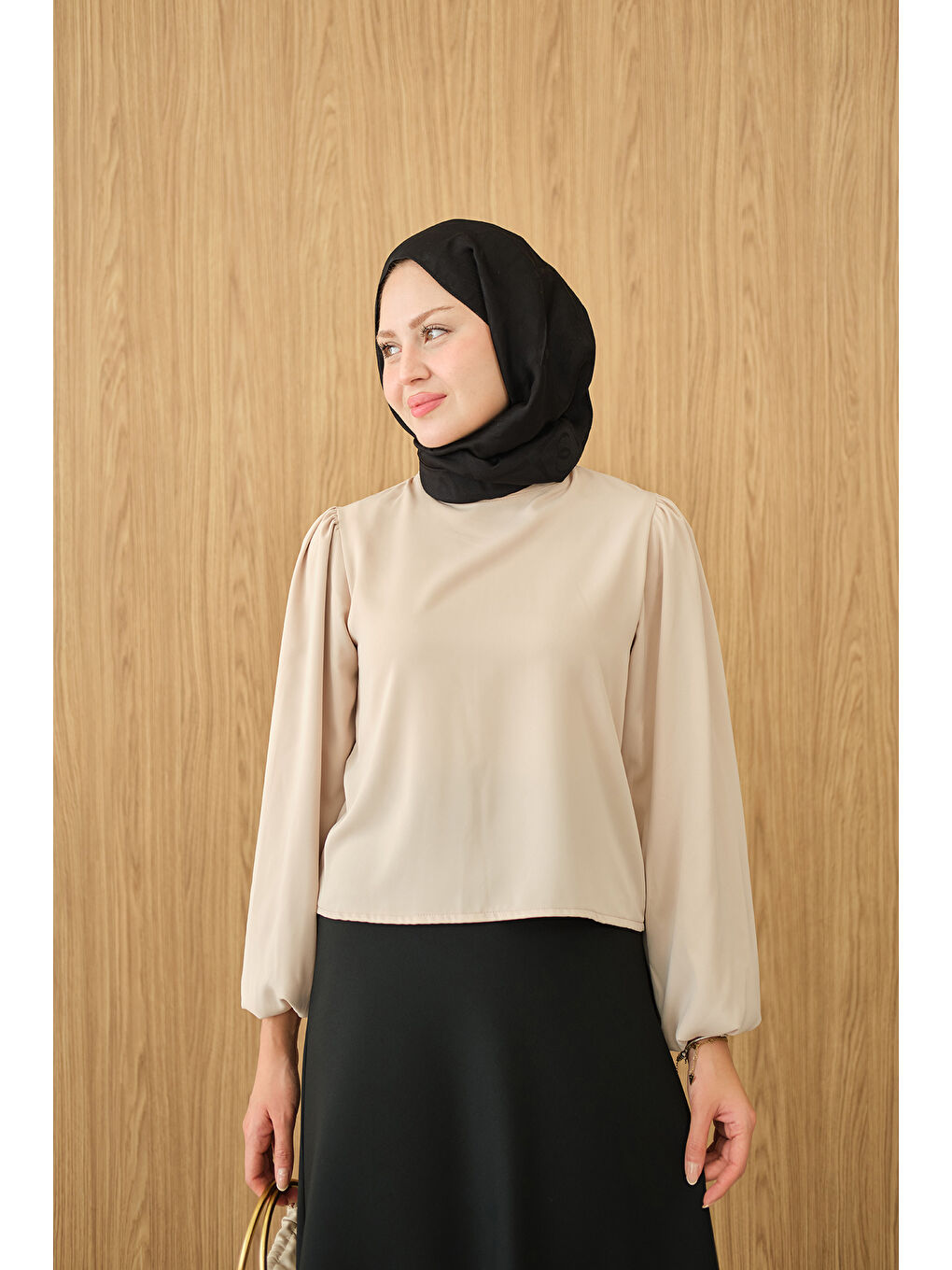 Ekru Kadın Dik Yakalı Ve Balon Kol Bluz Krem-1