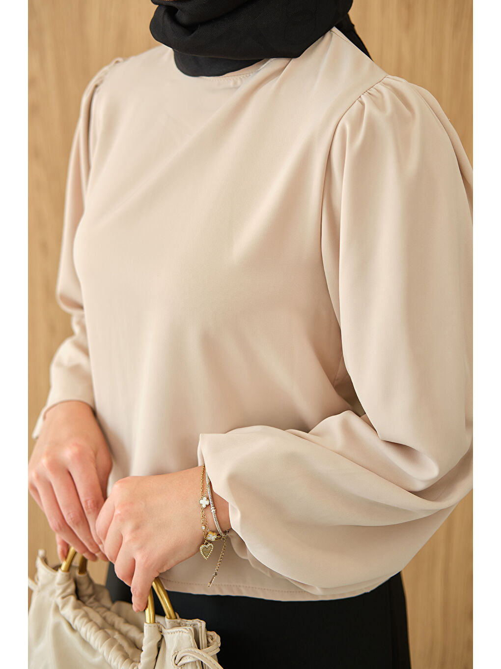 Ekru Kadın Dik Yakalı Ve Balon Kol Bluz Krem-4