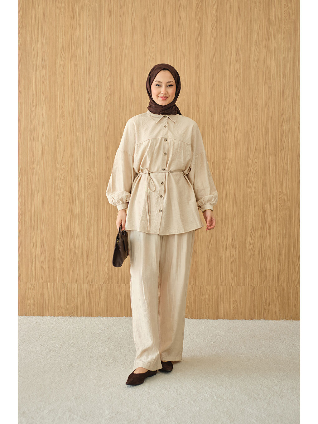 Ekru Kadın Kırışık Desen Bel Bağlamalı Gömlek Yaka Takım Krem