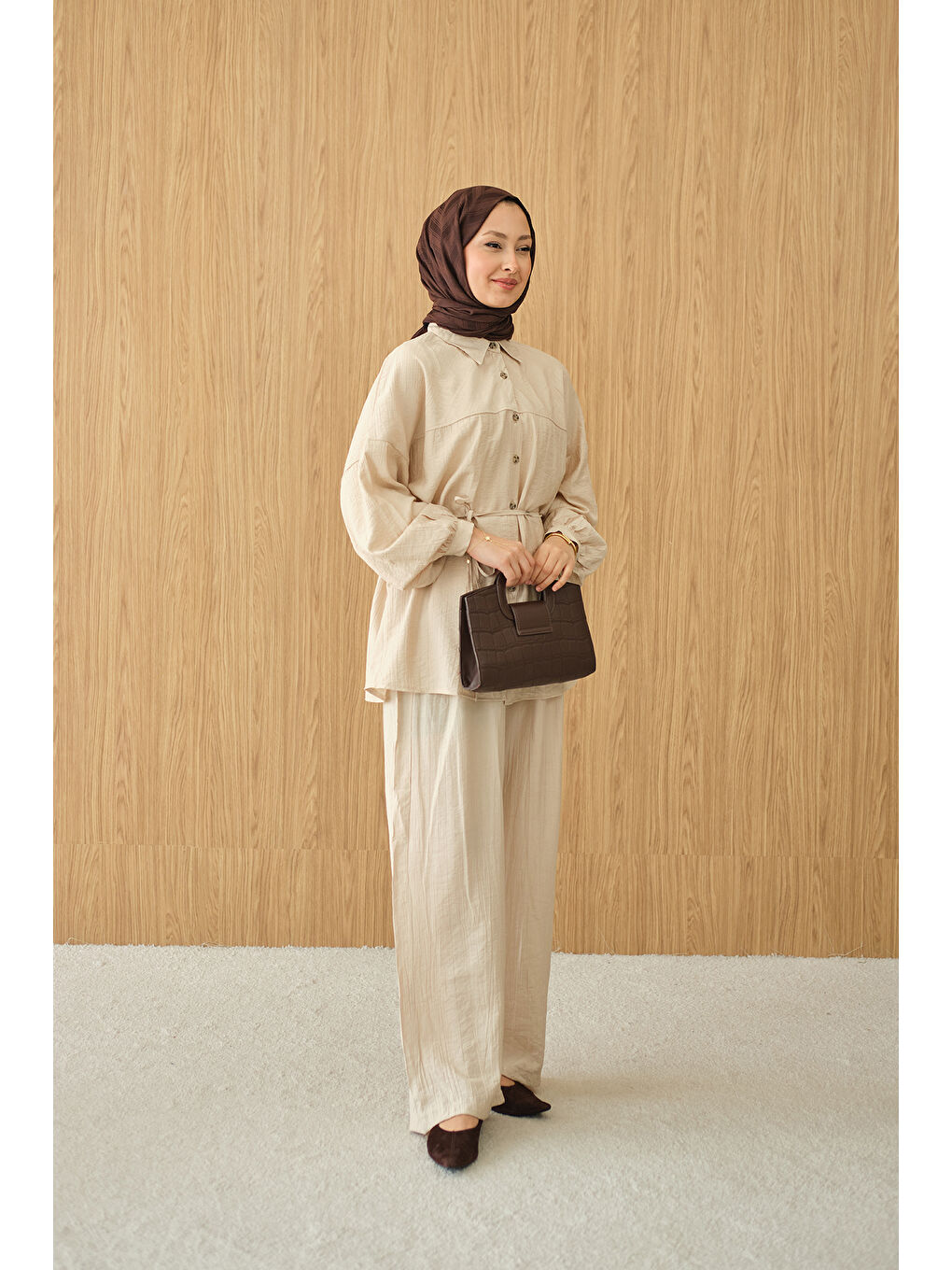 Ekru Kadın Kırışık Desen Bel Bağlamalı Gömlek Yaka Takım Krem-3