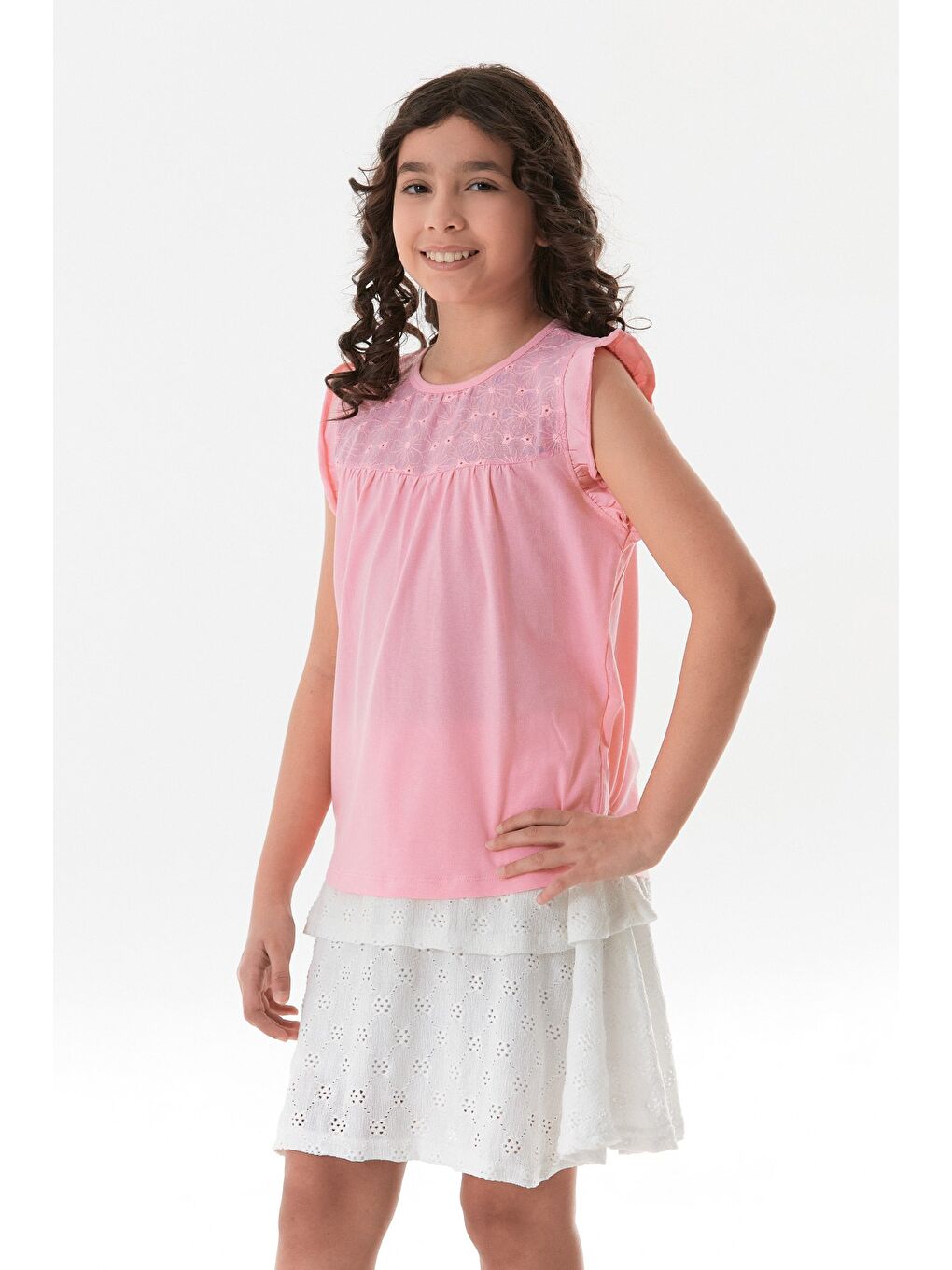 Pembe Kolu Fırfırlı Çiçek Nakışlı Kız Çocuk Bluz