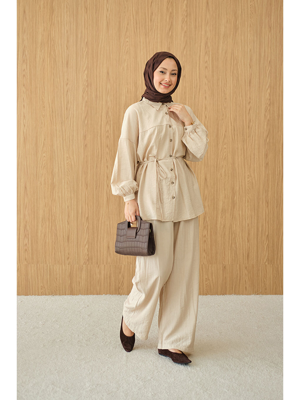 Ekru Kadın Kırışık Desen Bel Bağlamalı Gömlek Yaka Takım Krem-4