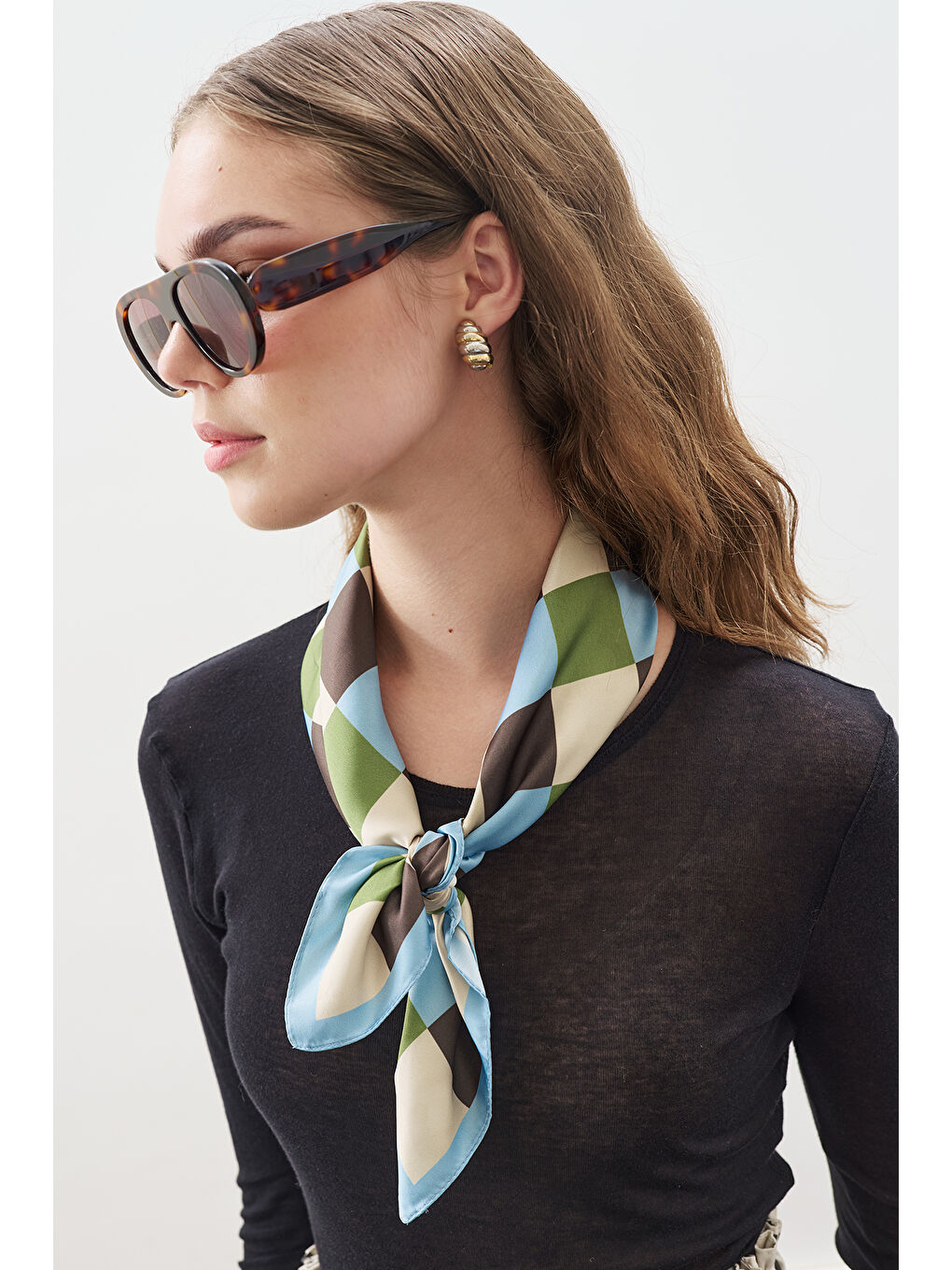 Bej Desenli Orta Boy Saten Fular Check-1