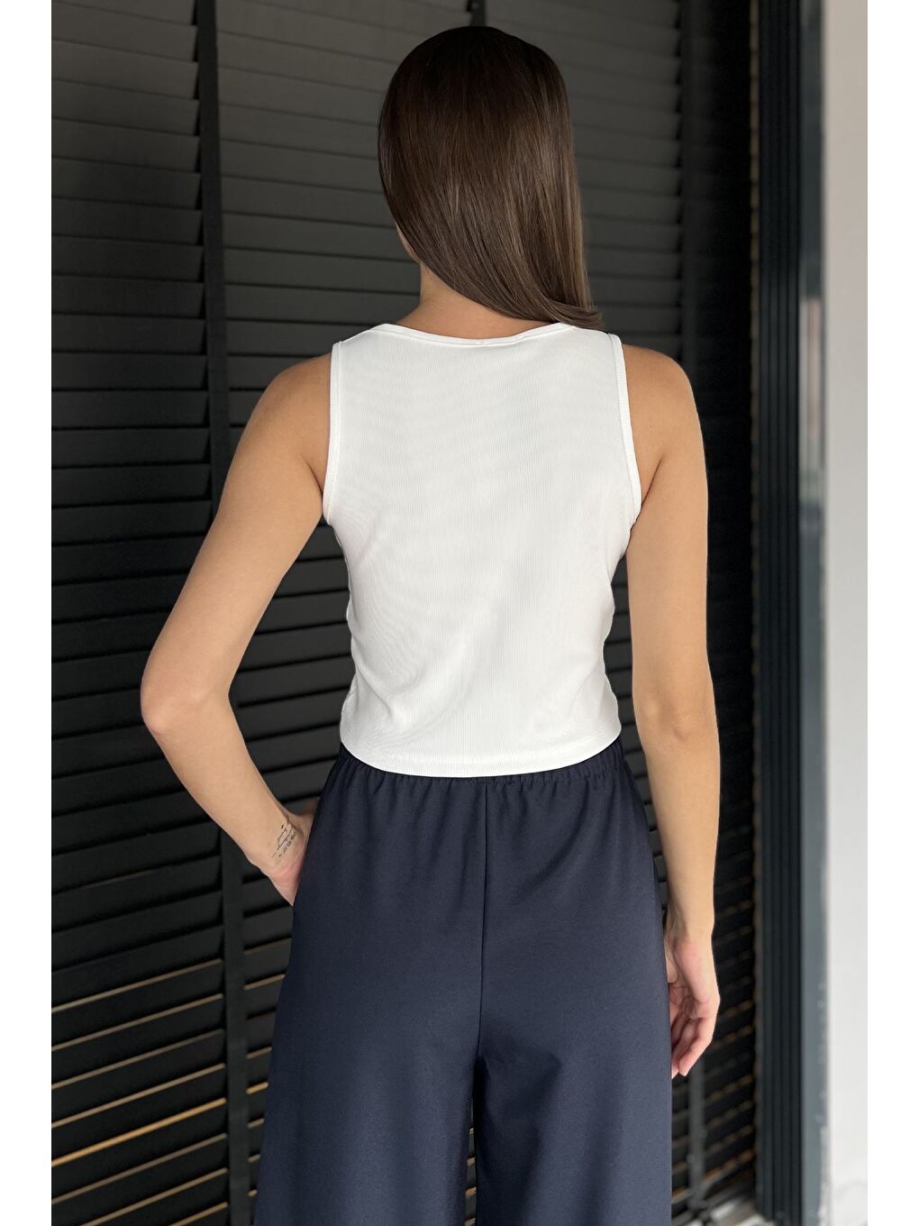 Ekru Taşlı Sıfır Kol Crop Top Bluz-2