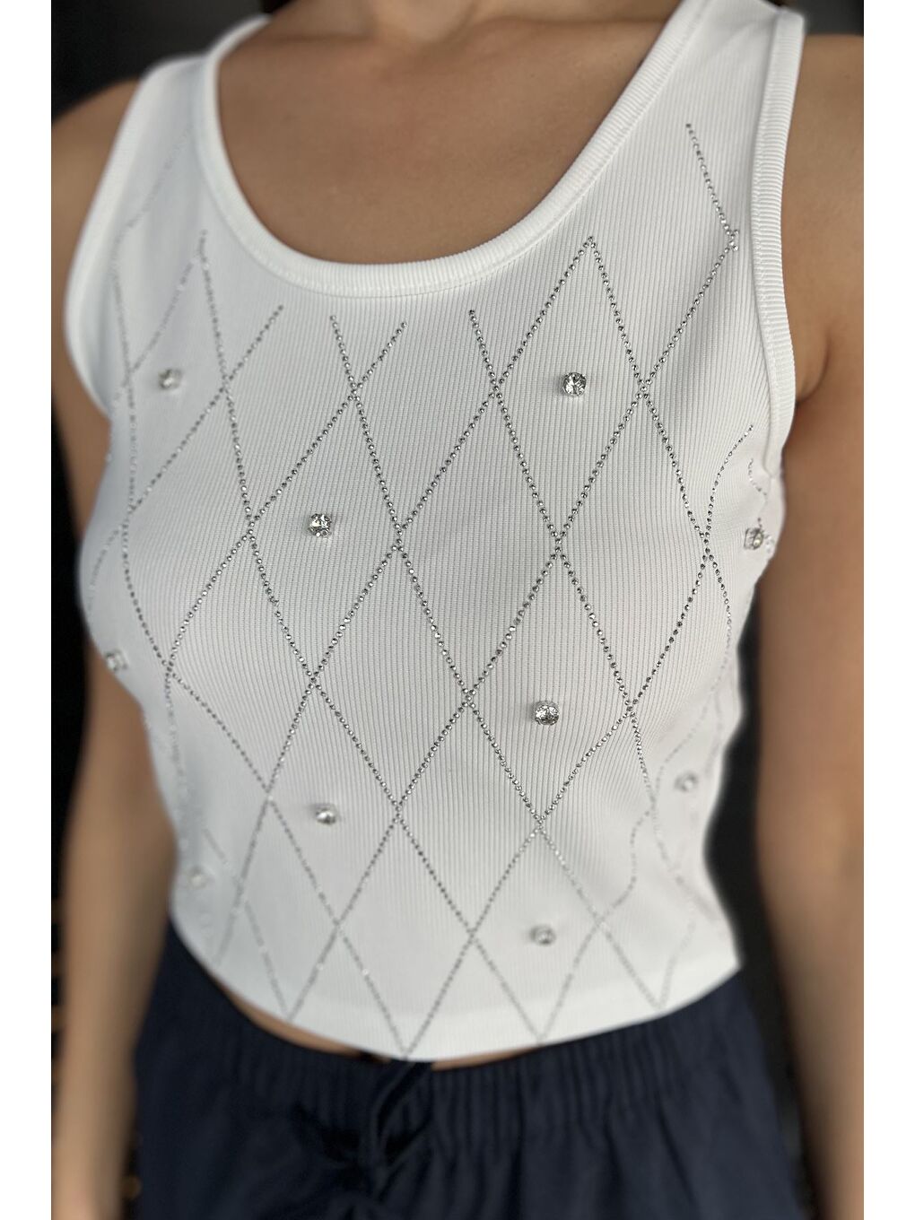 Ekru Taşlı Sıfır Kol Crop Top Bluz-3