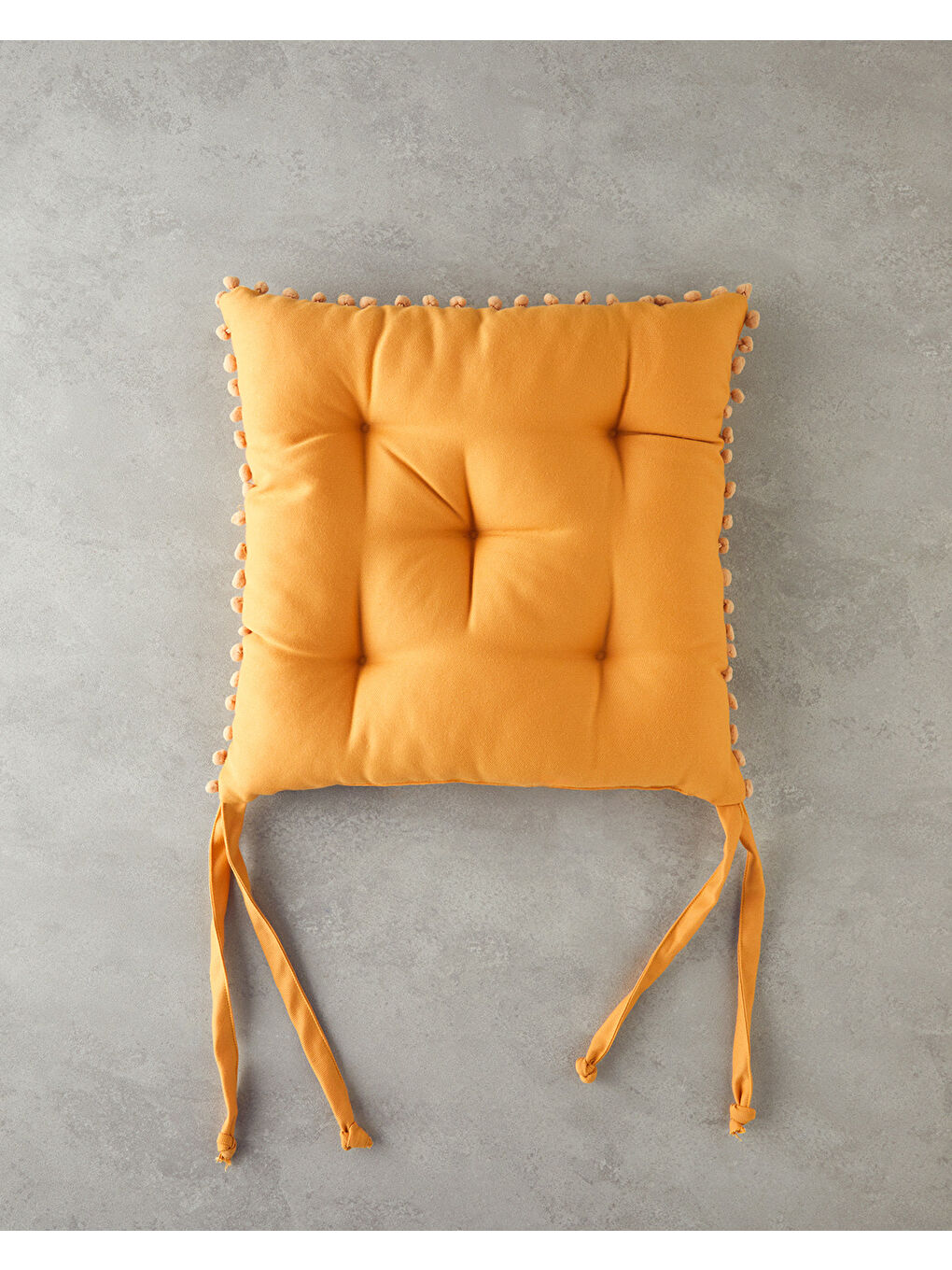 Kahverengi Puff Ponponlu Tekli Sandalye Minderi 40x40 cm Hardal