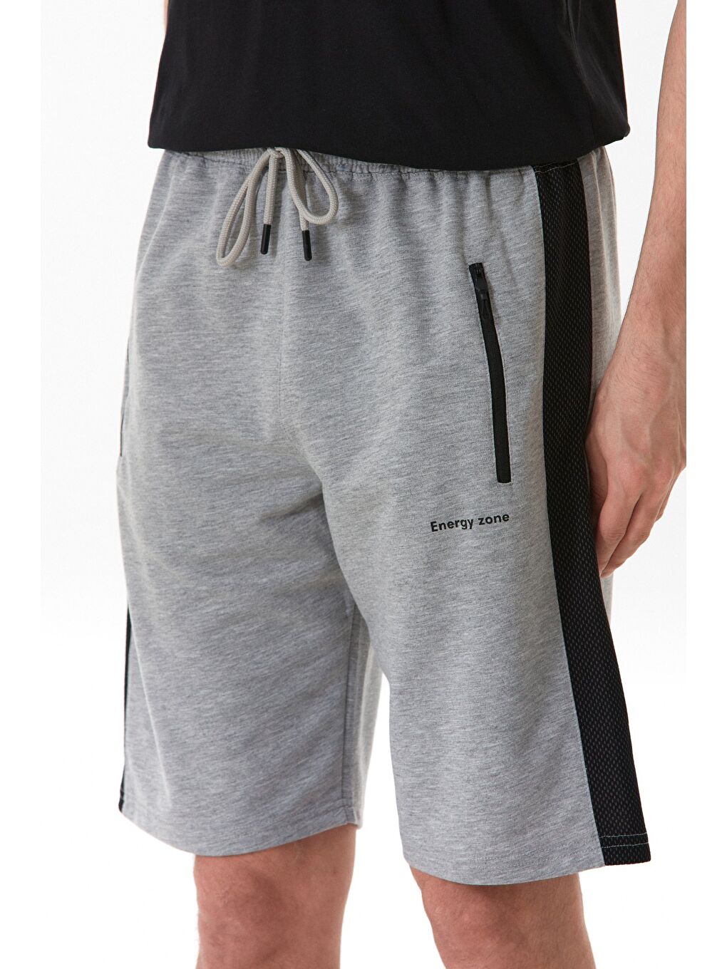 Gri Beli Lastikli Cebi Fermuarlı Şort-4