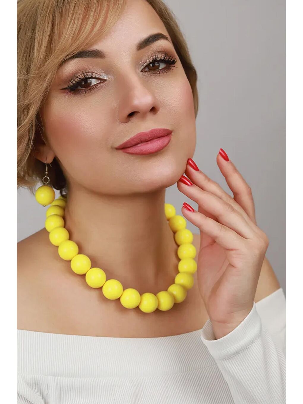 Sarı Büyük Boncuklu Kadın Kolye - 20mm Boncuklu-1