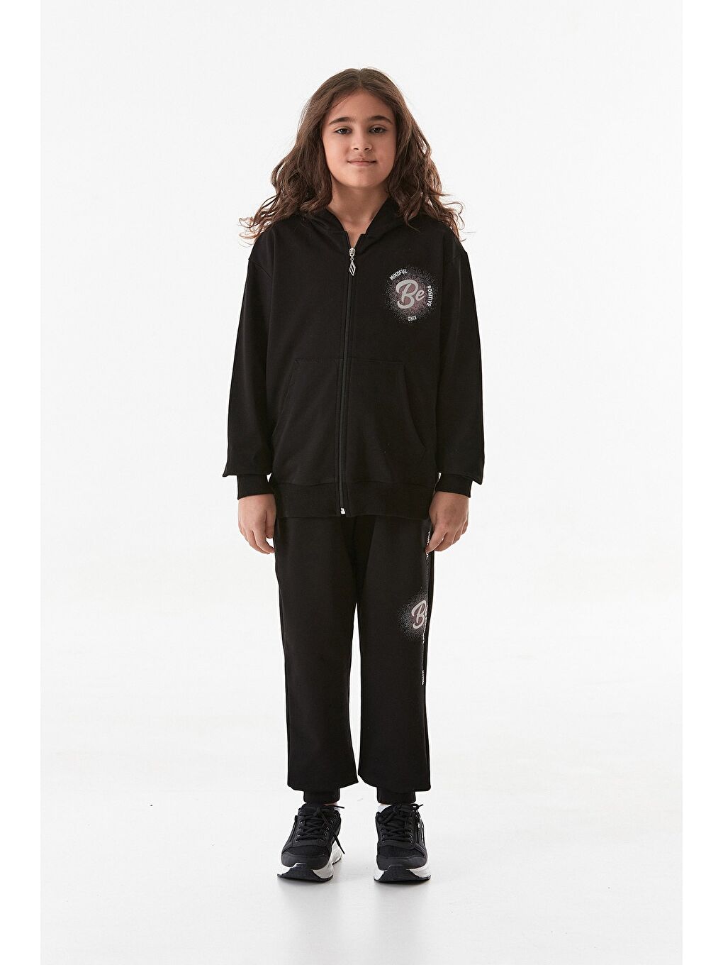 Siyah Yazı Baskılı Jogger Kız Çocuk Eşofman Takımı