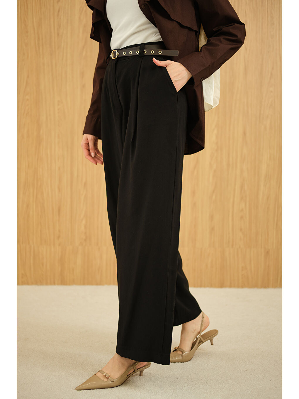 Kadın Pileli Kemerli Pantolon Siyah-2