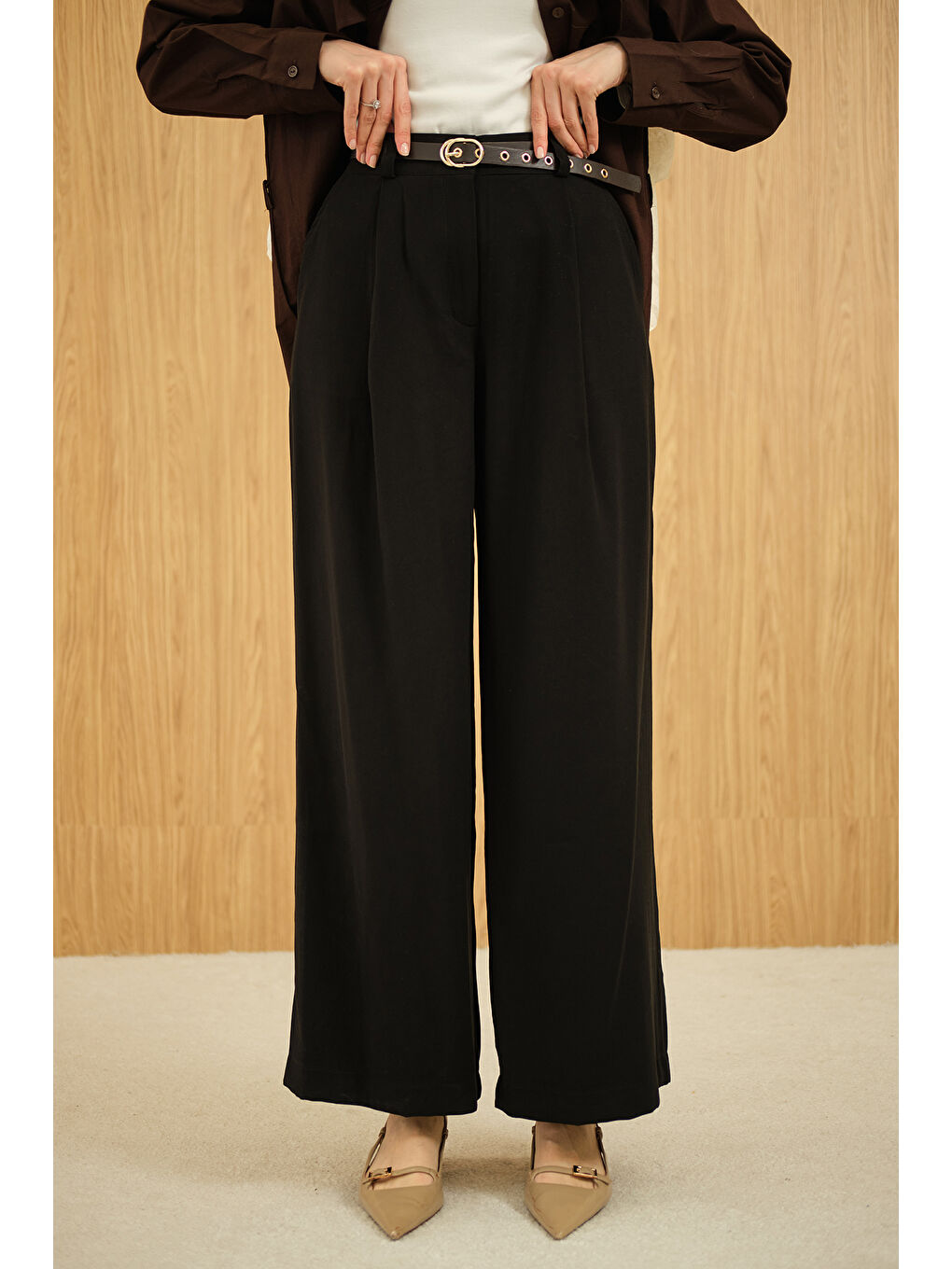 Kadın Pileli Kemerli Pantolon Siyah-3