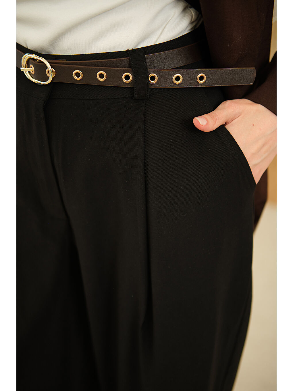 Kadın Pileli Kemerli Pantolon Siyah-4