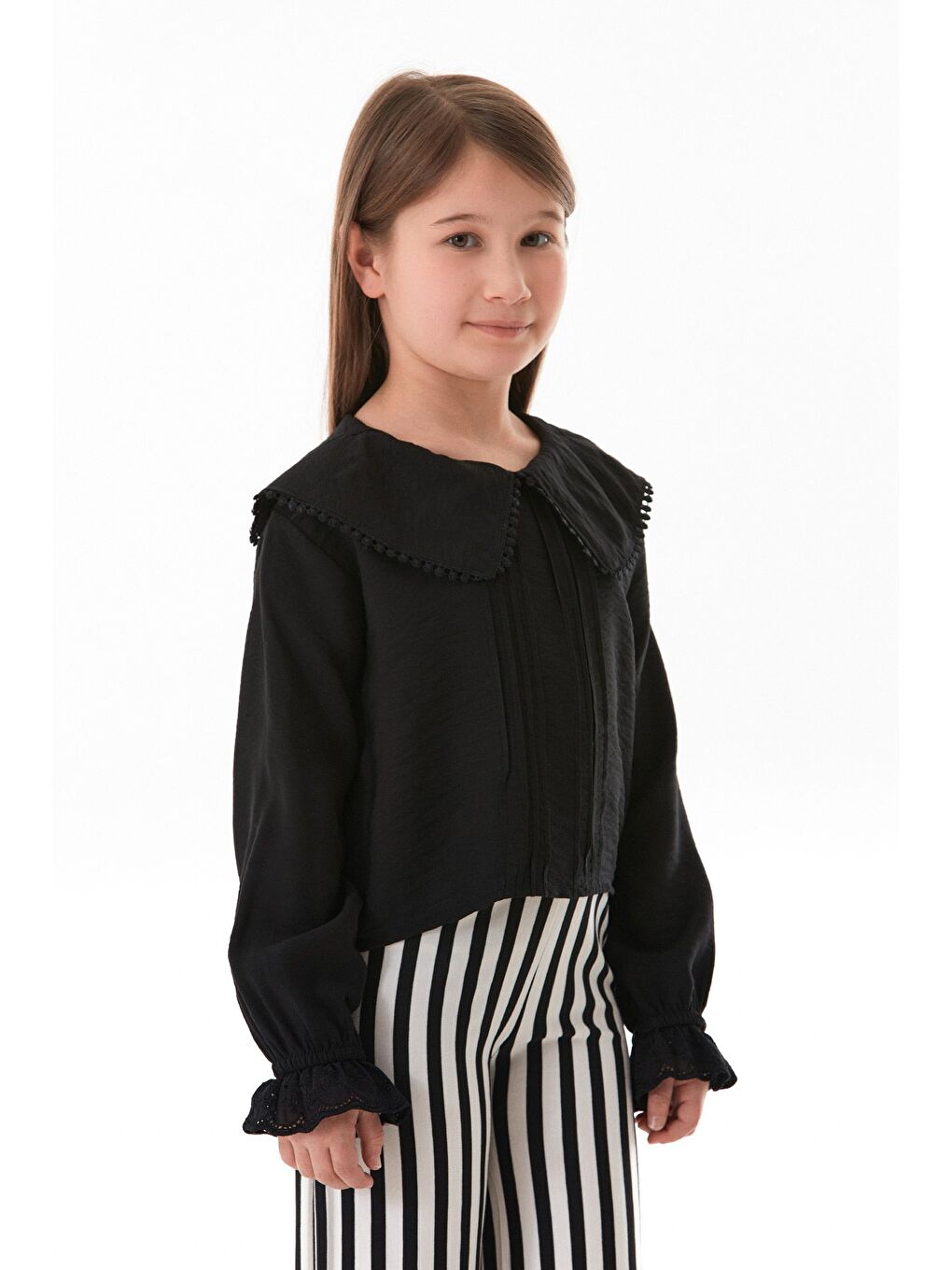 Siyah Kolu Dantel Detaylı Bebe Yaka Kız Çocuk Bluz-2