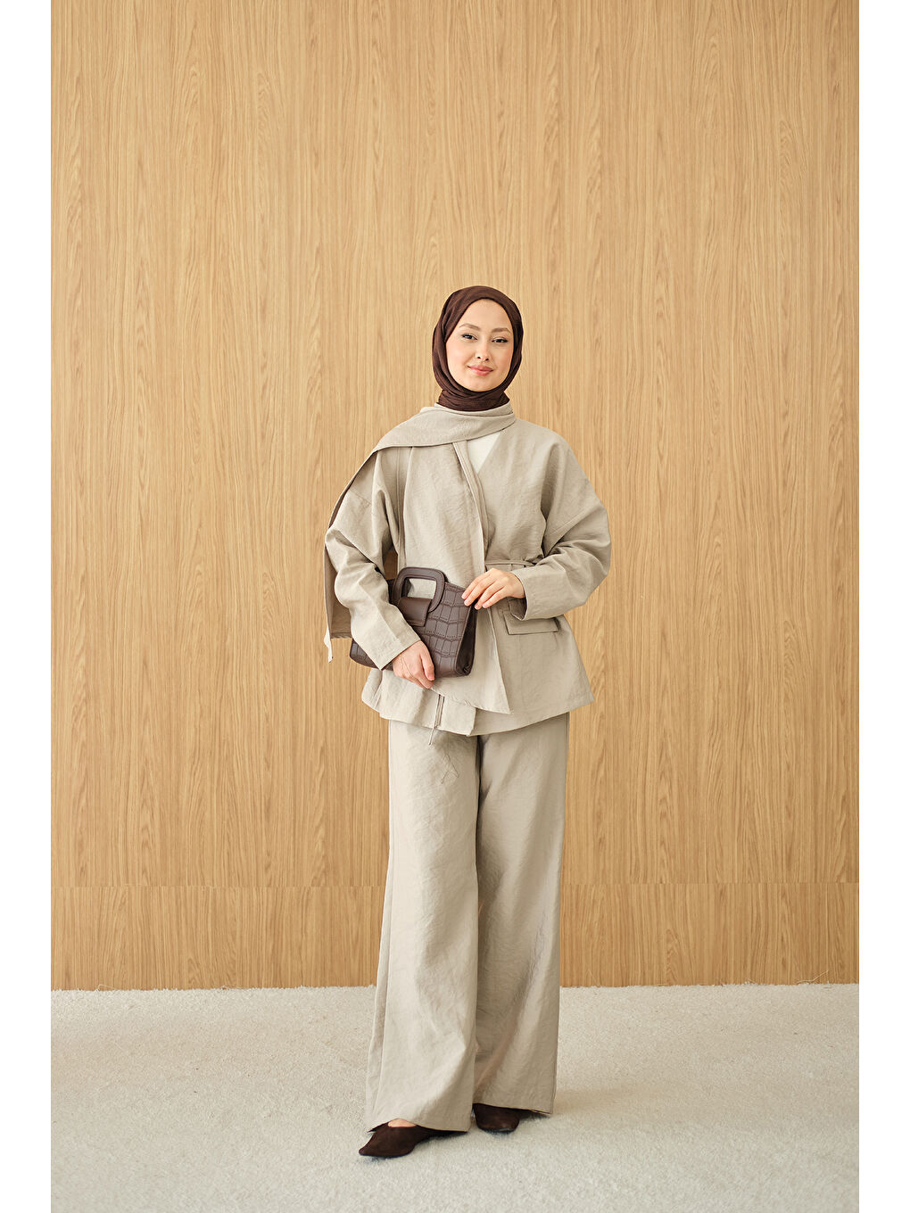 Ekru Kadın Gizli Düğme Detay V Yaka Takım Krem-1