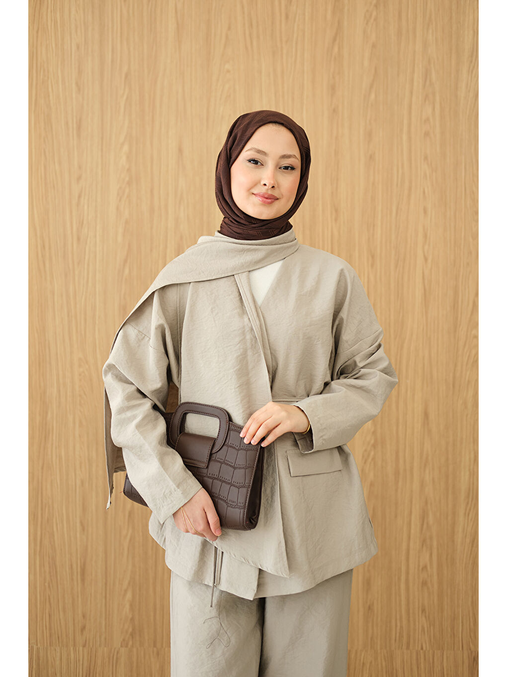 Ekru Kadın Gizli Düğme Detay V Yaka Takım Krem-2