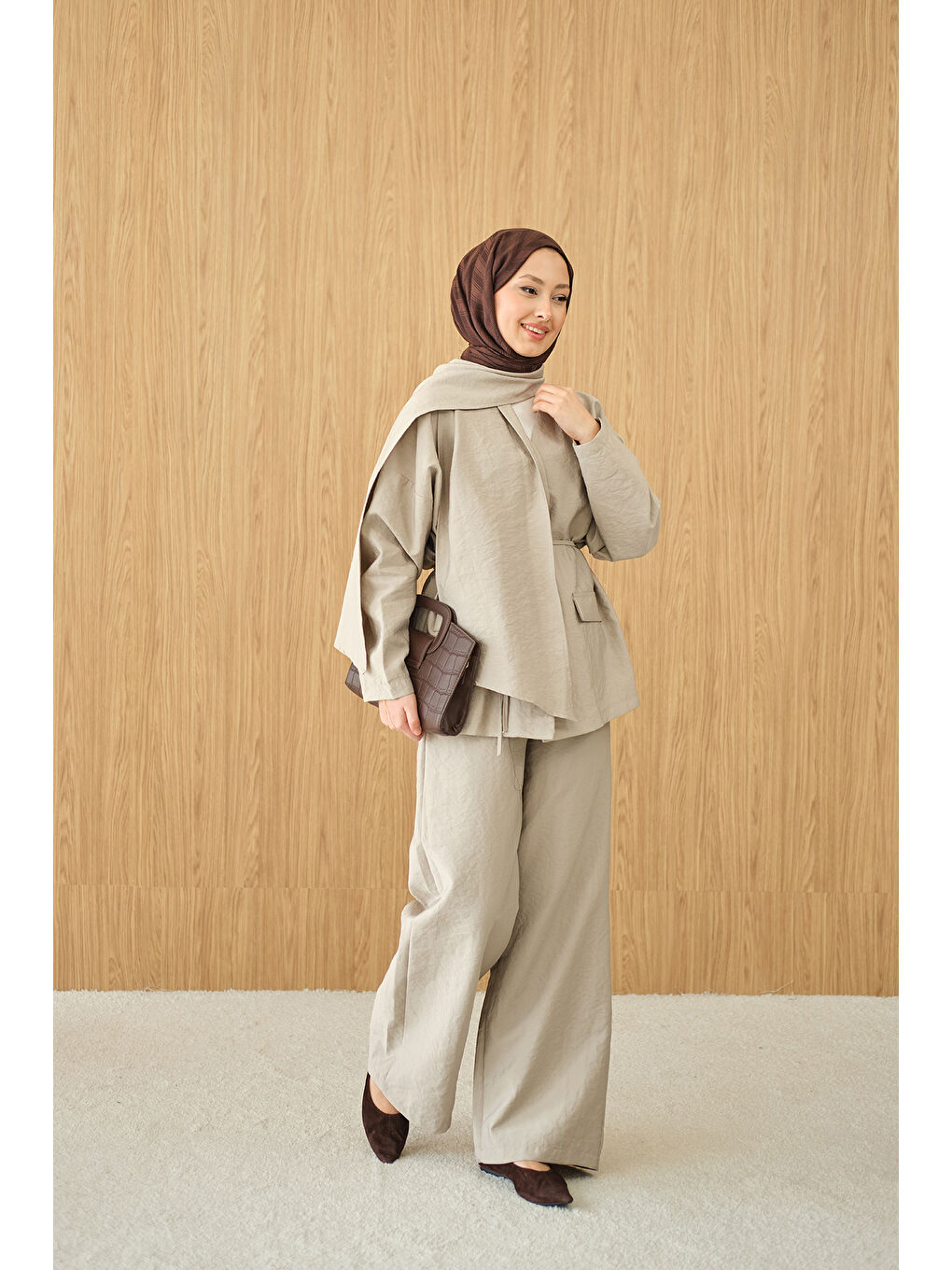 Ekru Kadın Gizli Düğme Detay V Yaka Takım Krem-3