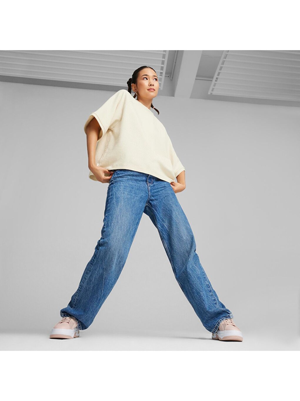 Infuse Relaxed Kadın Ekru Yuvarlak Yaka Tişört-1